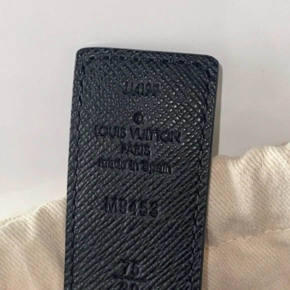 SOLD! Loui Vuitton Reversible Belt Size 75 - Picture 5 of 8